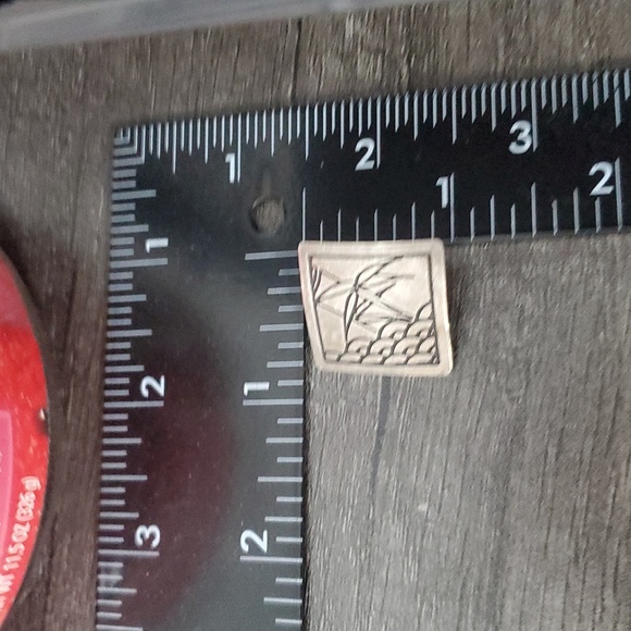 Vintage Engraved Modernist Square Earrings E1004 - Picture 2 of 2